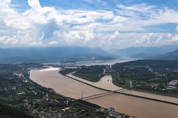 Vloedwater Gush Uit Vanaf Dam Van Drie Kloven Yangtze Rivier — Stockfoto