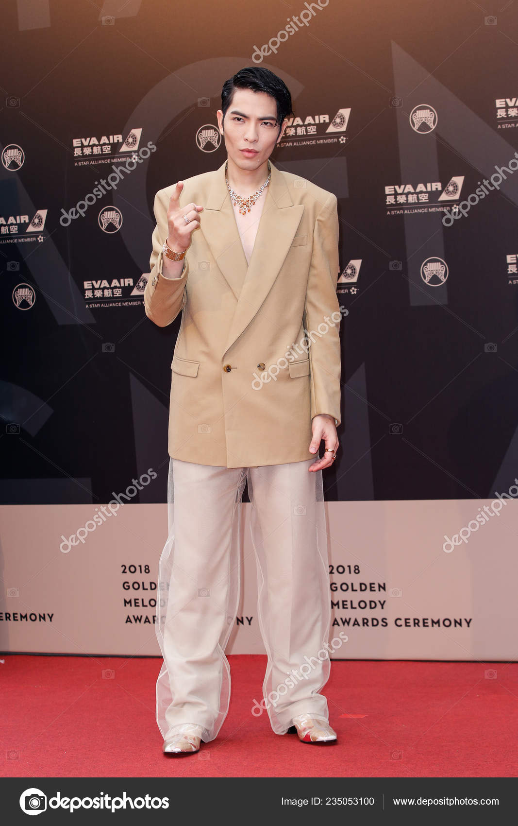 Taiwan Out Taiwanese Singer Actor Jam Hsiao Arrives Red Carpet Stock Editorial Photo C Chinaimages 235053100