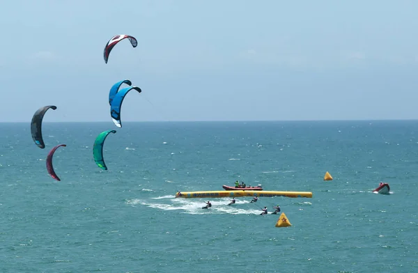 Los Surfistas Cometas Compiten Durante Festival Internacional Kiteboarding Boao 2018 —  Fotos de Stock