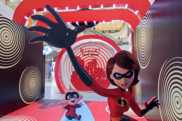 미국의 컴퓨터 애니메이션 히어로 Incredibles 상하이 몰에서 2018 심사를 주제에 — 스톡 사진