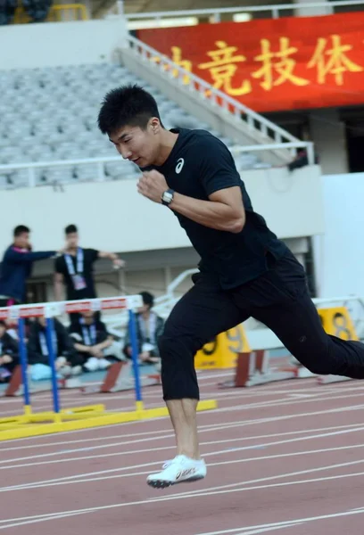 日本の英桐生は 部分トレーニング セッションで上海 Iaaf ダイヤモンド リーグ上海 2018 2018 — ストック写真