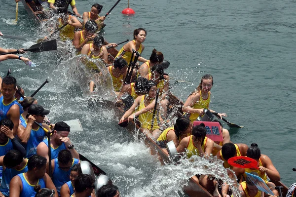 Deelnemers Concurreren Een Dragon Boat Race Gehouden Ter Ere Van — Stockfoto