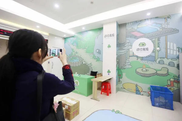 Residente Local Toma Fotos Una Las Dos Oficinas Correos China — Foto de Stock