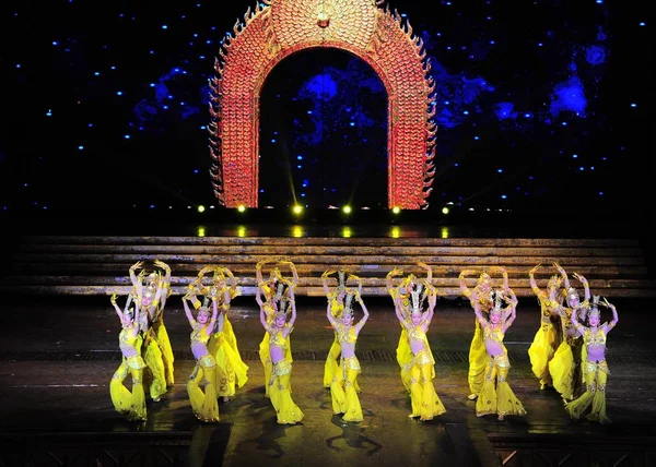 Kínai Hallássérülteknek Táncosok Kínai Fogyatékkal Élők Performing Art Troupe Egy — Stock Fotó