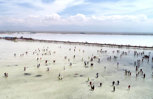 Turisti Visitano Lago Salato Chaka Caka Salt Lake Conosciuto Come — Foto Stock