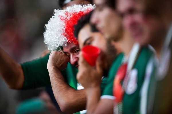 メキシコ 2018 Fifa ワールド カップ モスクワ ロシア 2018 日のグループ の試合にドイツを破った後にメキシコのファンが涙にバーストします — ストック写真