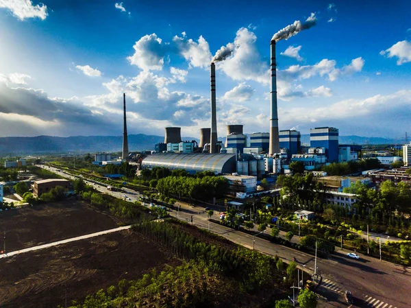 Dym Jest Odprowadzany Kominów Elektrowni Cieplnej Datang Taiyuan Mieście Taiyuan — Zdjęcie stockowe