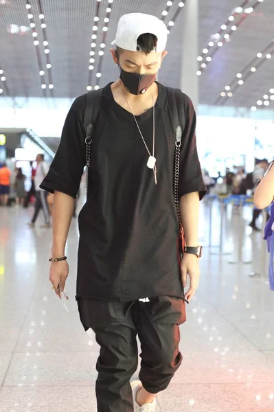 Der Taiwanesische Schauspieler Und Sänger Kai Auf Dem Internationalen Flughafen — Stockfoto