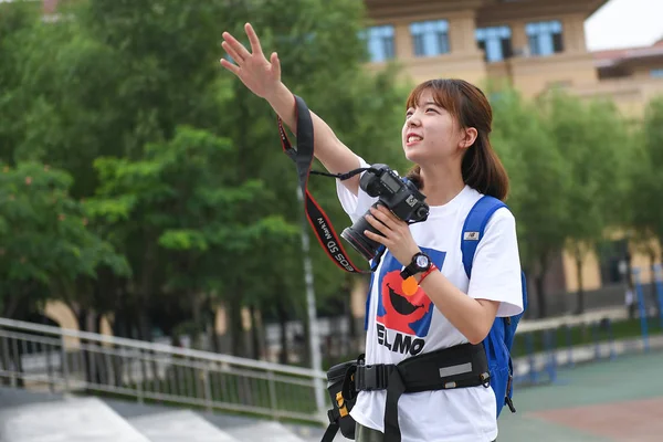 Estudante Sênior Chinês Hou Jiamin Universidade Comunicação Shanxi Tira Fotos — Fotografia de Stock