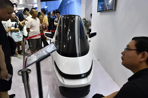 Ziyaret Edenler Bir Iki Tekerlekli Araç Ilk Akıllı Çin Expo — Stok fotoğraf