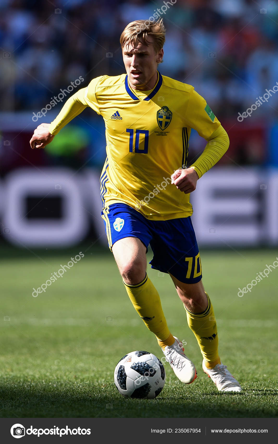 Emil Forsberg Sweden Dribbles South Korea Group Match Fifa World Stock Editorial Photo C Chinaimages 235067954