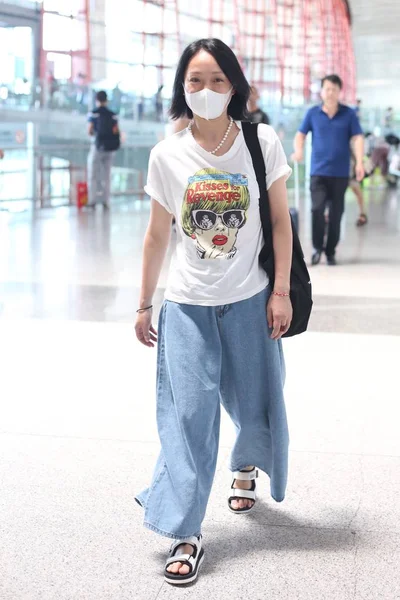 Čínská Herečka Zhou Xun Dorazí Pekingském Mezinárodním Letišti Pekingu Čína — Stock fotografie
