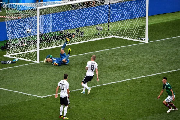 Hirving Lozano Mexique Droite Célèbre Après Avoir Marqué Contre Allemagne — Photo