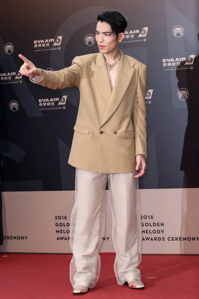 台湾アウト 台湾の歌手兼俳優ジャム シャオに到着したレッド カーペット台北 ゴールデン メロディー授賞式の 2018 — ストック写真