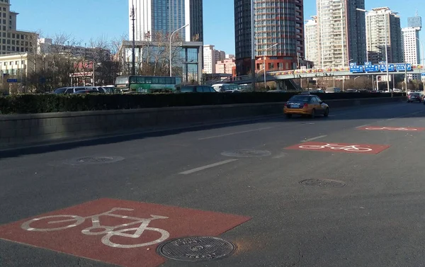 Veduta Una Pista Ciclabile Una Strada Pechino Cina Dicembre 2016 — Foto Stock