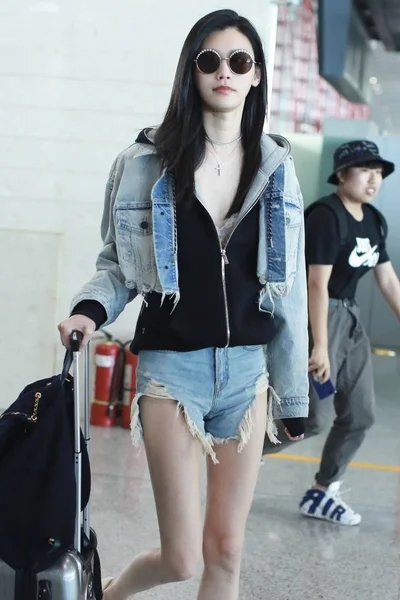 Chinese Model Mengyao Better Known Ming Arrives Beijing Capital International — Stock Photo, Image