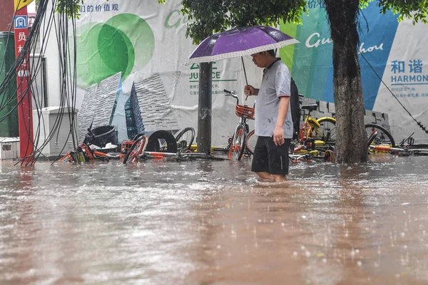 Local Resident Shields Himself Umbrella Walks Flooded Road Heavy Rainstorm — Stock Photo, Image