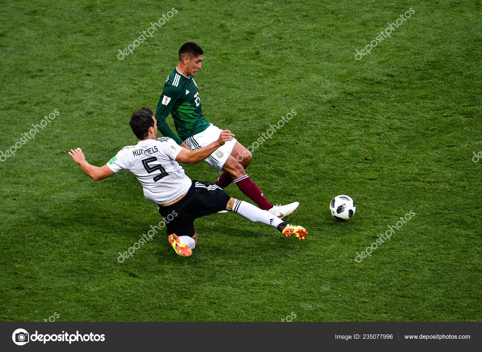 Edson Alvarez Mexico Back Challenges Mats Hummels Germany Group Match Stock Editorial Photo C Chinaimages