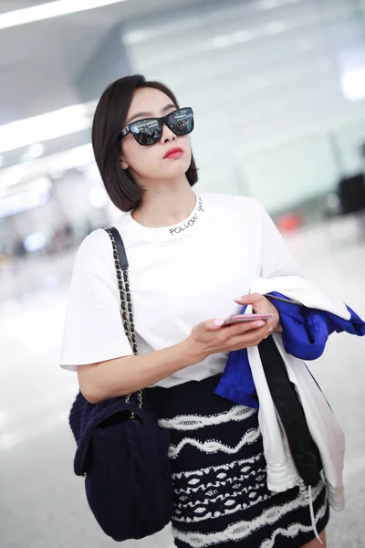 Cantante Attrice Cinese Victoria Song Song Qian Arriva All Aeroporto — Foto Stock