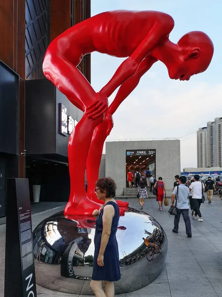 Vue Une Sculpture Red Memory Artiste Néo Réaliste Chinois Chen — Photo