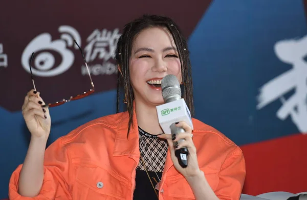 香港歌手グロリア唐チーリン系も知られている彼女の舞台名 Gem 2018 中国の北京でリアリティ 中国のラップ を促進するためのメディア イベントに出席します — ストック写真
