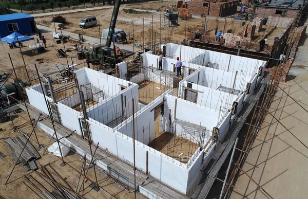 Chinesische Arbeiter Bauen Mit Expandiertem Polystyrol Eps Schaum Häuser Dorf — Stockfoto