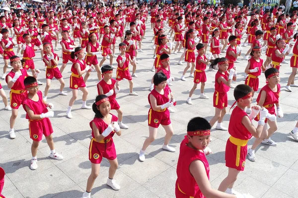 Chinesische Schüler Führen Boxen Aerobic Einer Grundschule Kreis Xuyi Der — Stockfoto