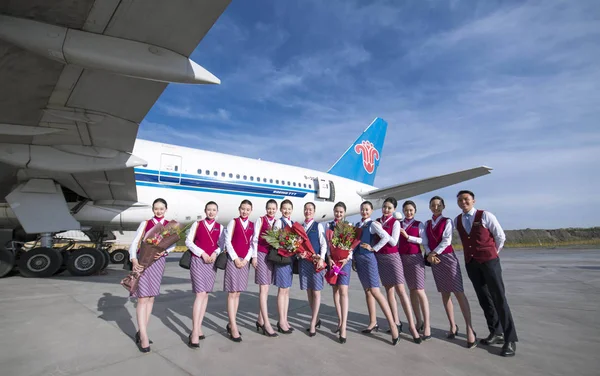 승무원 777 200 남방의 우루무치 중국의 북서부 위구르 자치구 2018 — 스톡 사진