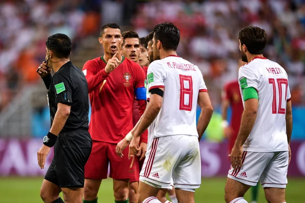 Cristiano Ronaldo Portugal Esquerda Argumenta Com Jogadores Irã Seu Jogo — Fotografia de Stock
