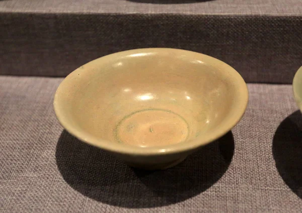 Керамическая Посуда Найденная Затонувшем Корабле Названием Huaguangjiao Экспонируется Выставке Китайском — стоковое фото