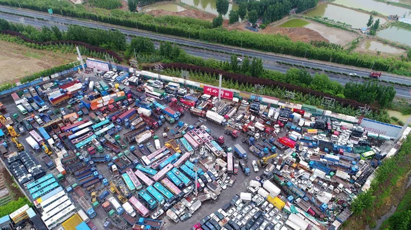 Vista Aérea Vehículos Desechados Apilados Espacio Abierto Ciudad Nan Provincia —  Fotos de Stock