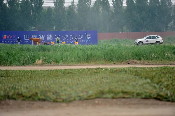 Samořiditelná Vozidlo Jede Během Světové Zpravodajské Jízdy Výzvu Widc China — Stock fotografie
