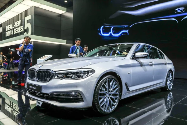 Ein Bmw 5Er Wird Während Der Shanghai International Automobile Industry — Stockfoto