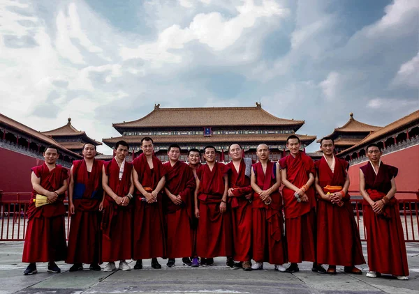 Lamas Einer Buddhistischen Akademie Der Tibetischen Und Qiang Autonomen Präfektur — Stockfoto