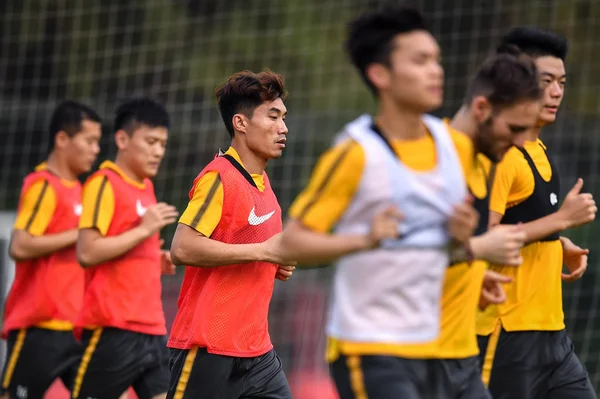 Spieler Von Chinas Guangzhou Evergrande Taobao Nehmen Einer Trainingseinheit Vor — Stockfoto