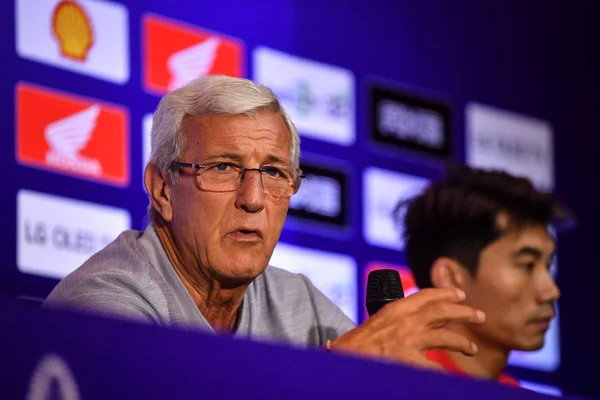 Allenatore Marcello Lippi Sinistra Giocatore Calcio Zheng Zhi Della Nazionale — Foto Stock