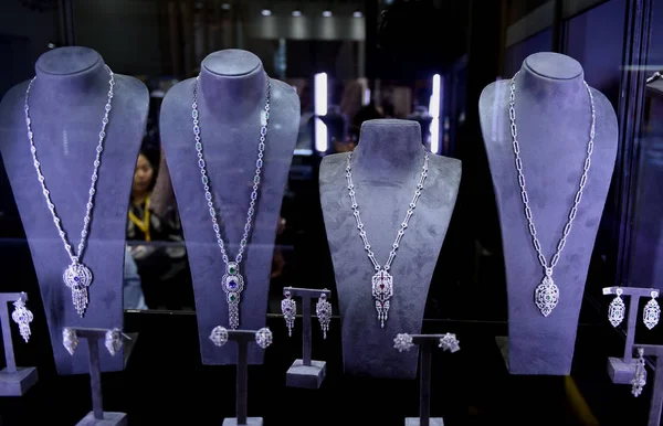 Zebrane Wyświetlaczu Hongkongu Biżuteria Idealna Gem Fair 2018 Hong Kongu — Zdjęcie stockowe