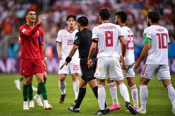 Cristiano Ronaldo Portugal Esquerda Argumenta Com Jogadores Irã Seu Jogo — Fotografia de Stock