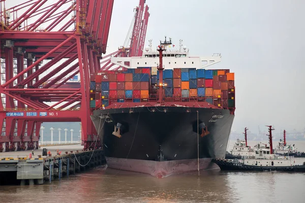 Cargo Ship Loaded 690 Twenty Foot Equivalent Units Teus Pictured — Stock Photo, Image
