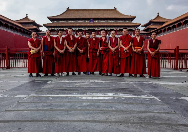 Lamas Einer Buddhistischen Akademie Der Tibetischen Und Qiang Autonomen Präfektur — Stockfoto