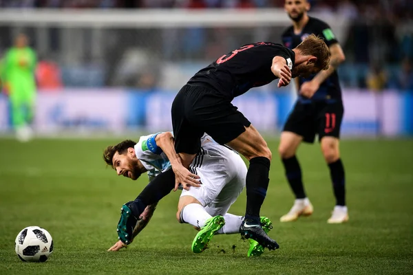 Lionel Messi Argentina Nižší Výzev Ivan Strinic Chorvatska Jejich Zápase — Stock fotografie