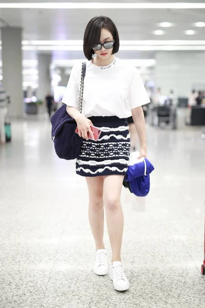 Cantora Atriz Chinesa Victoria Song Song Qian Chega Aeroporto Internacional — Fotografia de Stock