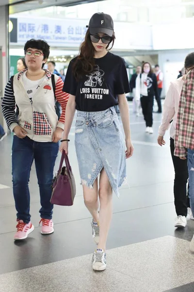 Atriz Chinesa Tiffany Tang Tang Yan Retratada Aeroporto Internacional Capital — Fotografia de Stock