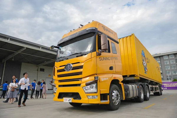 Självkörande Tung Lastbil Suning Logistik Avbildas Testet Start För Världens — Stockfoto