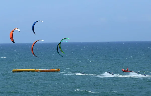 Los Surfistas Cometas Compiten Durante Festival Internacional Kiteboarding Boao 2018 —  Fotos de Stock