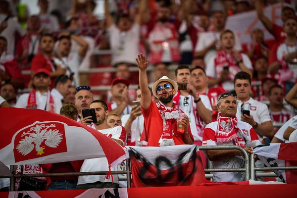 Torcedores Futebol Poloneses Torcem Para Mostrar Apoio Sua Equipe Competindo — Fotografia de Stock