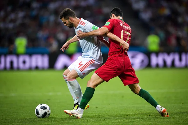 Goncalo Guedes Portugal Certo Desafia Nacho Espanha Seu Jogo Grupo — Fotografia de Stock