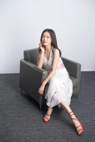 Китайская Актриса Цинь Лань Позирует Портретных Фотографий Время Эксклюзивного Интервью — стоковое фото