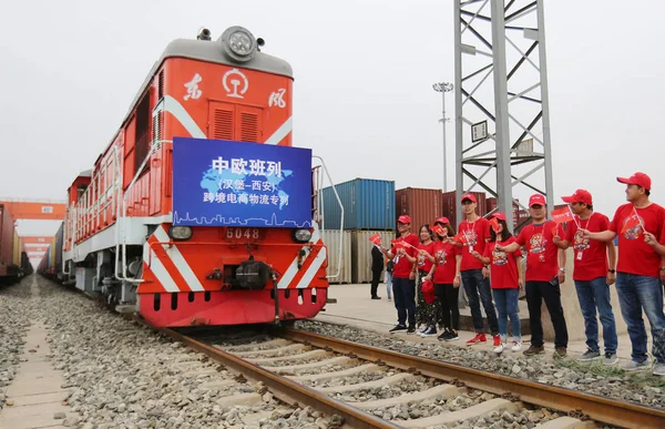 Перший Транскордонна Електронної Комерції Вантажного Поїзда Запущений Логістики Китайського Інтернет — стокове фото