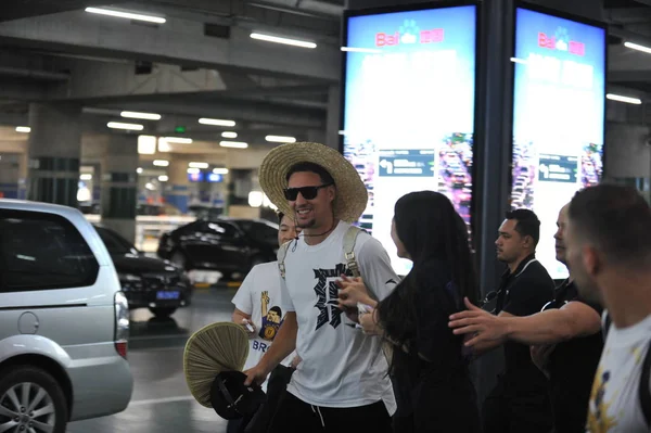 Jugador Baloncesto Estadounidense Klay Thompson Con Sombrero Paja Cabeza Incita — Foto de Stock